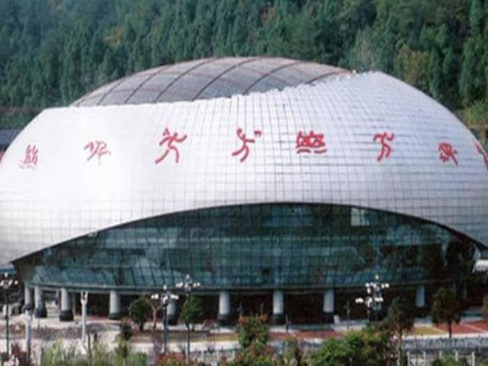 荥阳体育中心球形网架加工安装